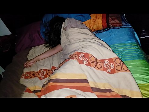 ❤️ Anak tiri memarahi ibu tirinya yang masih muda saat dia tidur. Video sialan pada kami